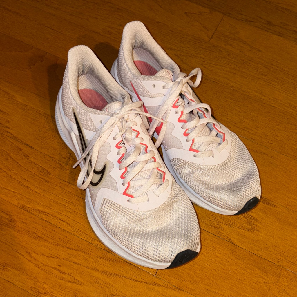 Nike White And Pink Athletic Running Shoes With Mesh Upper Size 8.5.